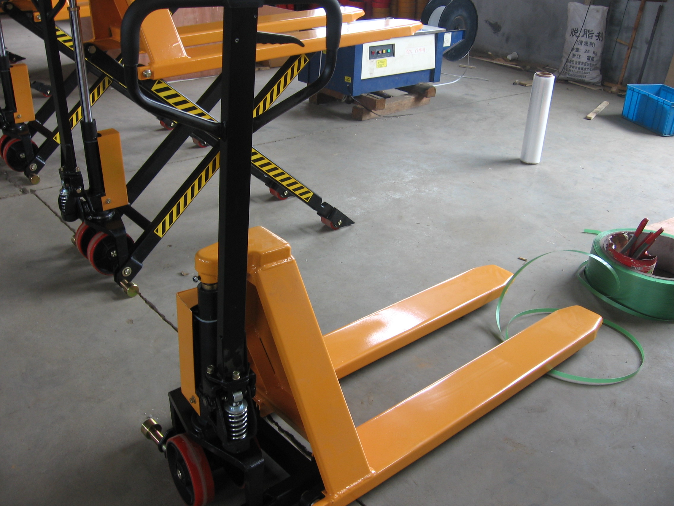 Truck Hand Hydraulic Truck wit - مراجعة Hand Pallet Truck وسعره